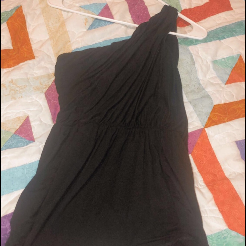 One shoulder top